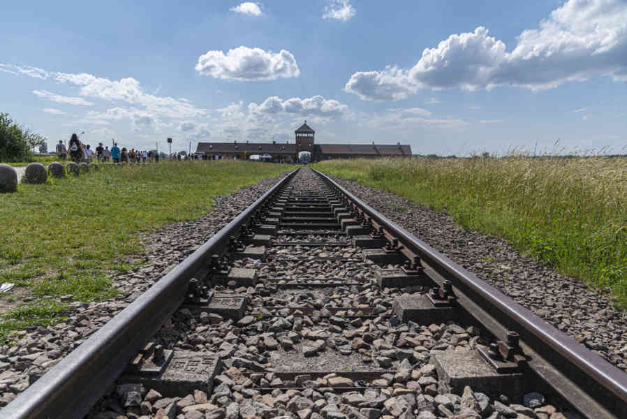 Polonia 049 - Auschwitz ll-Birkenau.jpg